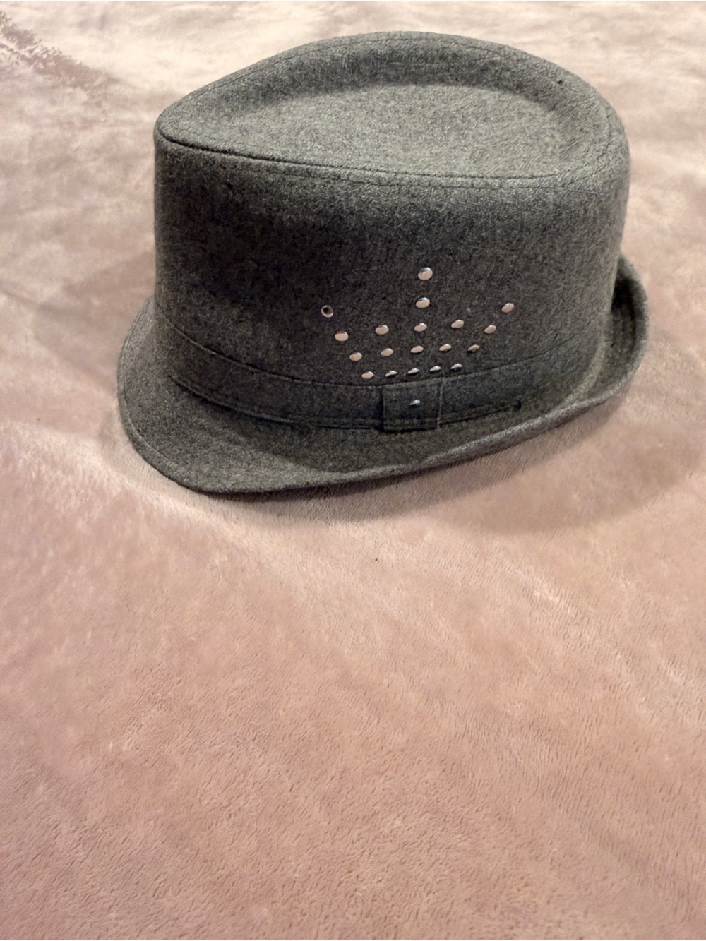 Gray Felt Trilby with Studded Leaf Design